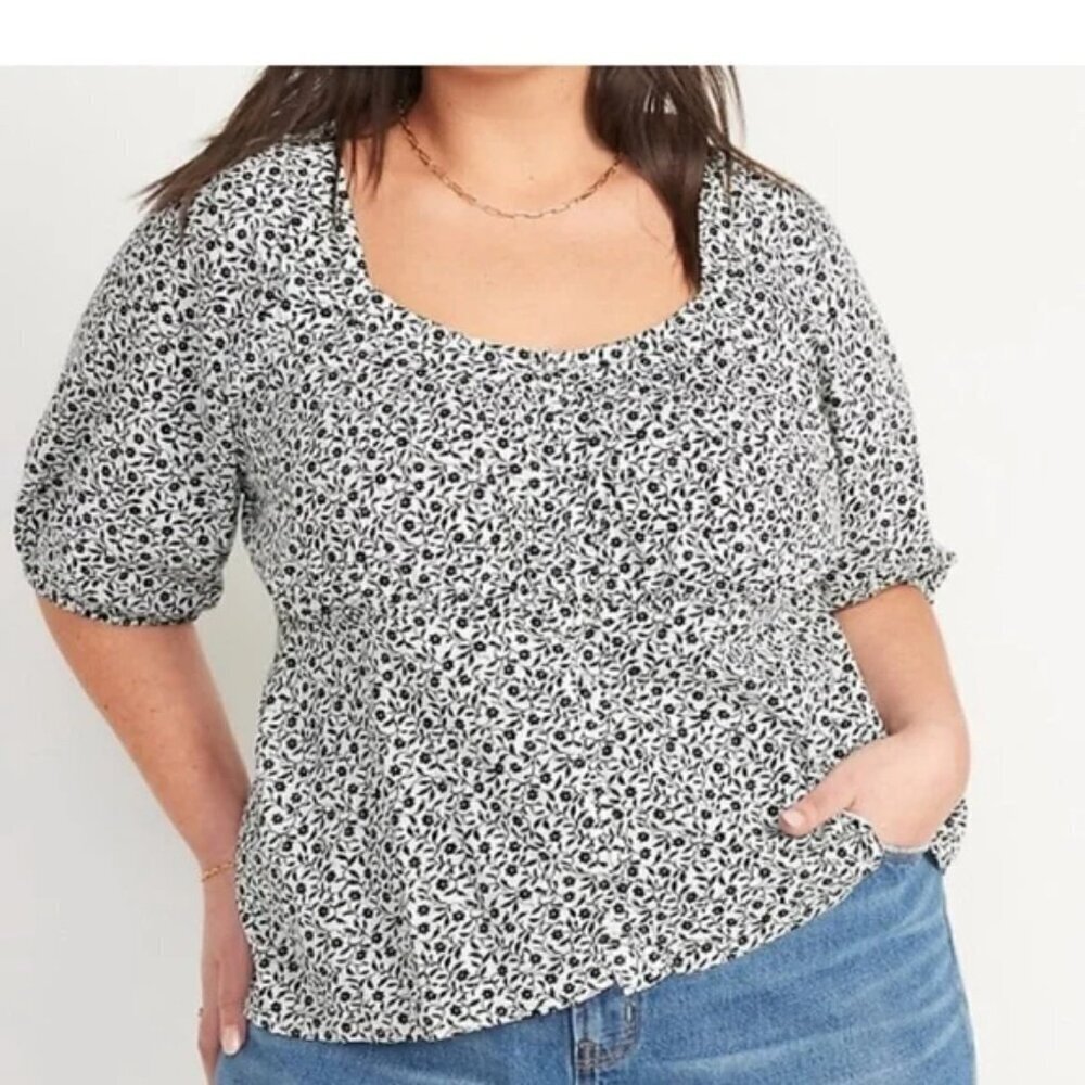Old Navy Black & White Floral Smocked Back Top in Size XL